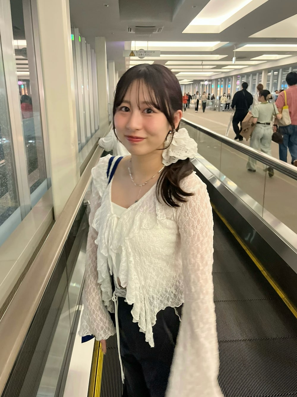 「レース」｜「mlineの[mline]ティアードフリルレースブラウス（シャツ/ブラウス、ホワイト系）」を使った、mokaさん（レディース・158cm）の春コーディネートの1枚目の写真