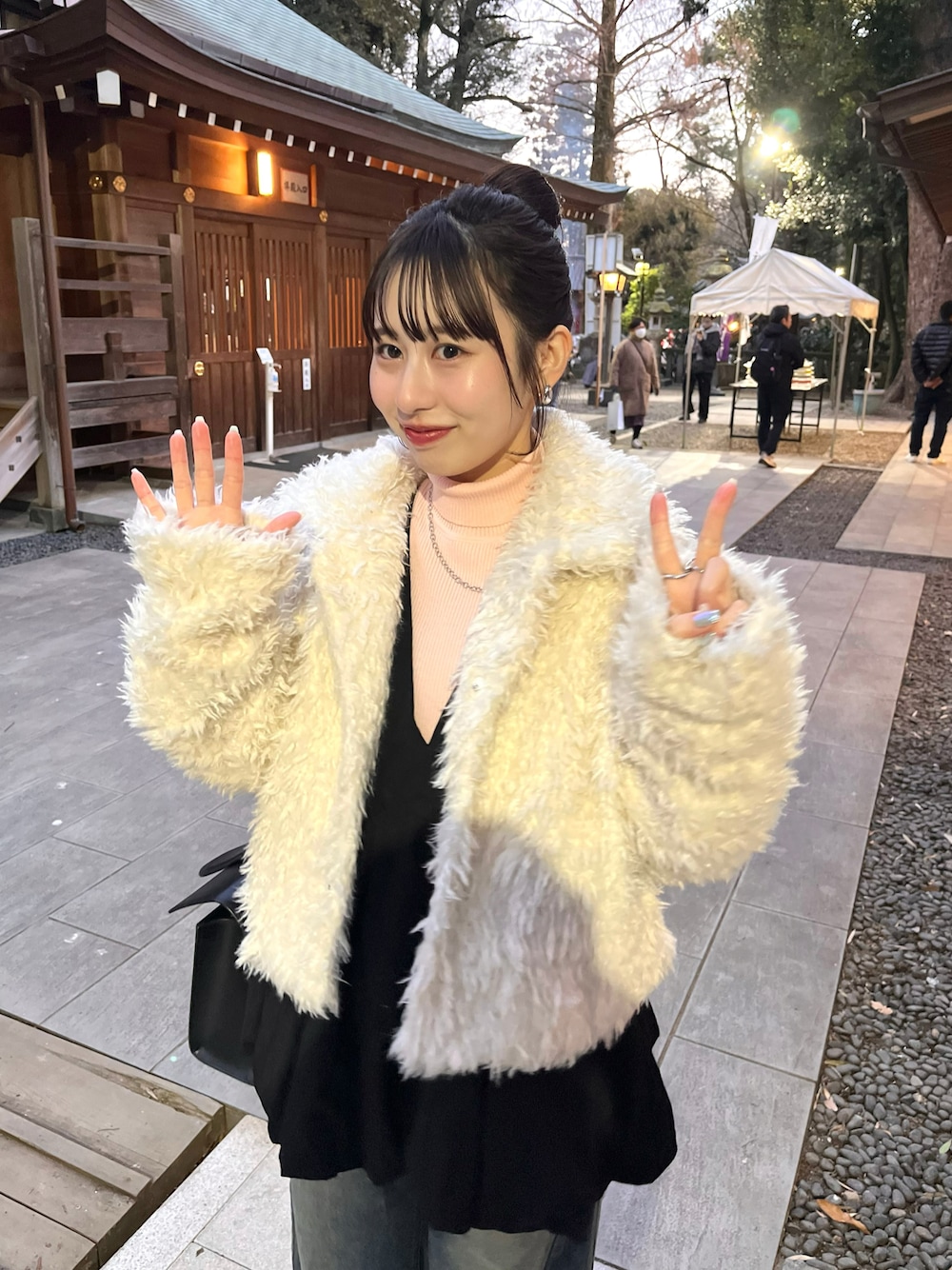 「冬アウター」｜「mlineの[mline]プードルコート（その他アウター、ホワイト系）」を使った、mokaさん（レディース・158cm）の冬コーディネートの1枚目の写真