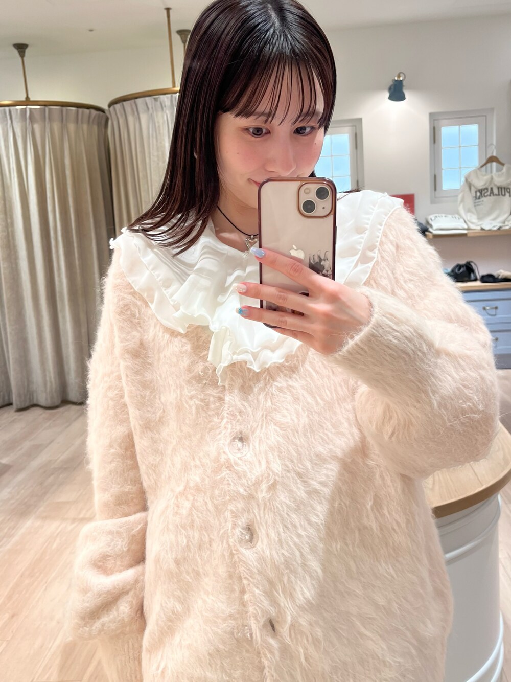 「mlineの[mline]ラッフルブラウス（シャツ/ブラウス、ホワイト系）」を使った、mokaさん（レディース・158cm）の冬コーディネートの1枚目の写真