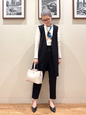 「SHOO・LA・RUE（シューラルー）の【洗濯機可/イージーケア/ストレッチ】きちんと楽に。カットジョーゼットロングジレ（ベスト、ブラック系）」を使った、Ayumiさん（レディース・168cm）の冬コーディネート