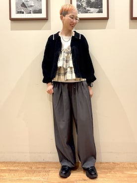 「SHOO・LA・RUE（シューラルー）の【2点セット】チェック柄フリルキャミビスチェ×テレコロンT（Tシャツ/カットソー、ベージュ系）」を使った、Ayumiさん（レディース・168cm）の春コーディネート