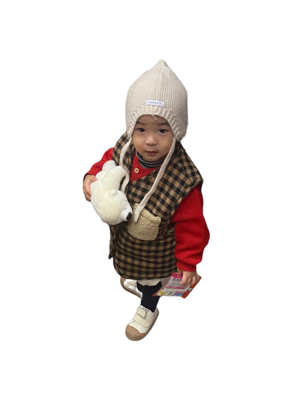 「1歳、むすこーで、ベスト」｜「aimohaの【aimoha-KIDS-】韓国子供服 リバーシブル2wayチェック柄ボアベスト（ベスト、ベージュ系）」を使った、KIITOさん（キッズ・80cm）の春コーディネートの1枚目の写真