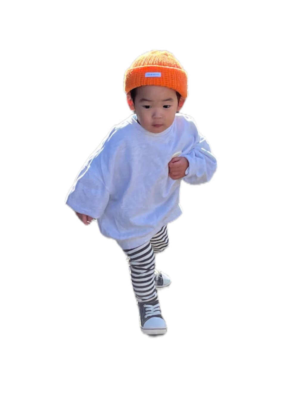 「カジュアルコーデ、むすこーで、1歳、キッズコーデ」｜「SANSeLFの【SANSeLF】 kids knit beanie sank7（その他ベビー用品、オレンジ系）」を使った、KIITOさん（キッズ・80cm）の春コーディネートの1枚目の写真
