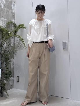 「ROPE' PICNIC（ロペピクニック）のウエストタックチノパンツ（チノパンツ、ベージュ系）」を使った、nozomiさん（レディース・162cm）の春コーディネート