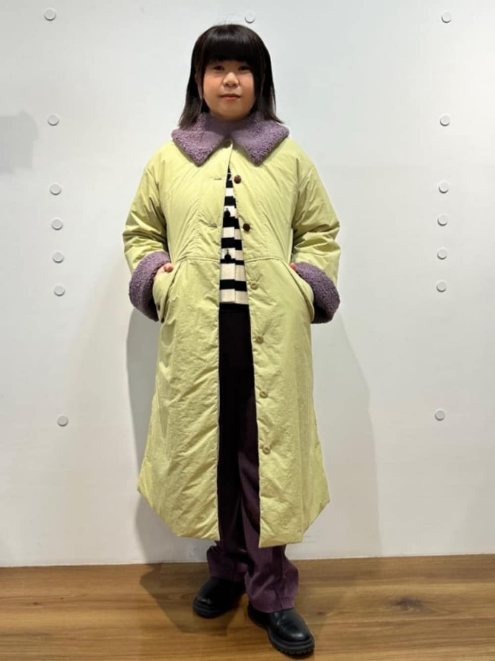 「大人コーデ、中綿アウター、オトナカワイイ、オトナ女子」｜「Jocomomolaの【2WAY】中綿ナイロンロングコート（ステンカラーコート、ベージュ系）」を使った、Jocomomolaさん（レディース・152cm）の秋コーディネートの1枚目の写真