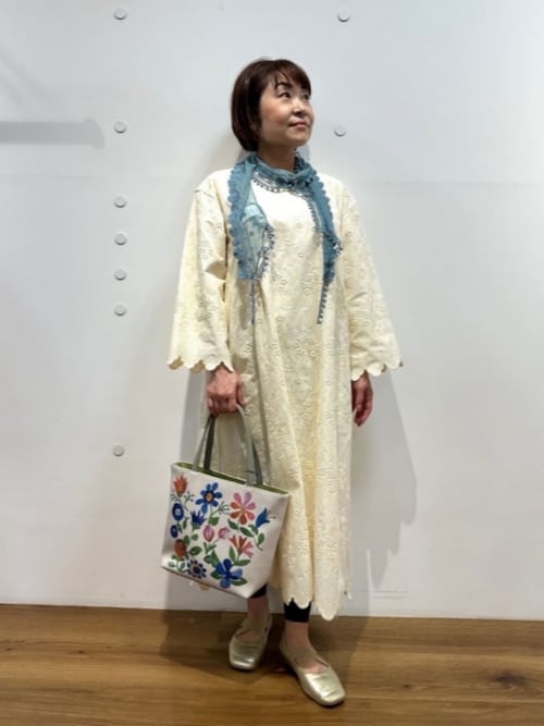 【paris】購入品　 ゴールドフラワーデザイン　ストール paris】購入品 ゴールドフラワーデザイン ストール