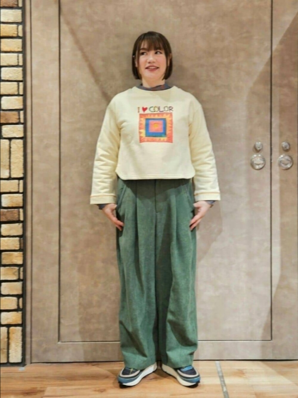 「カジュアル、お出かけコーデ、オトナ女子」｜「Jocomomolaのピーチ起毛ワイドパンツ（その他パンツ、グリーン系）」を使った、Jocomomolaさん（レディース・158cm）の冬コーディネートの1枚目の写真