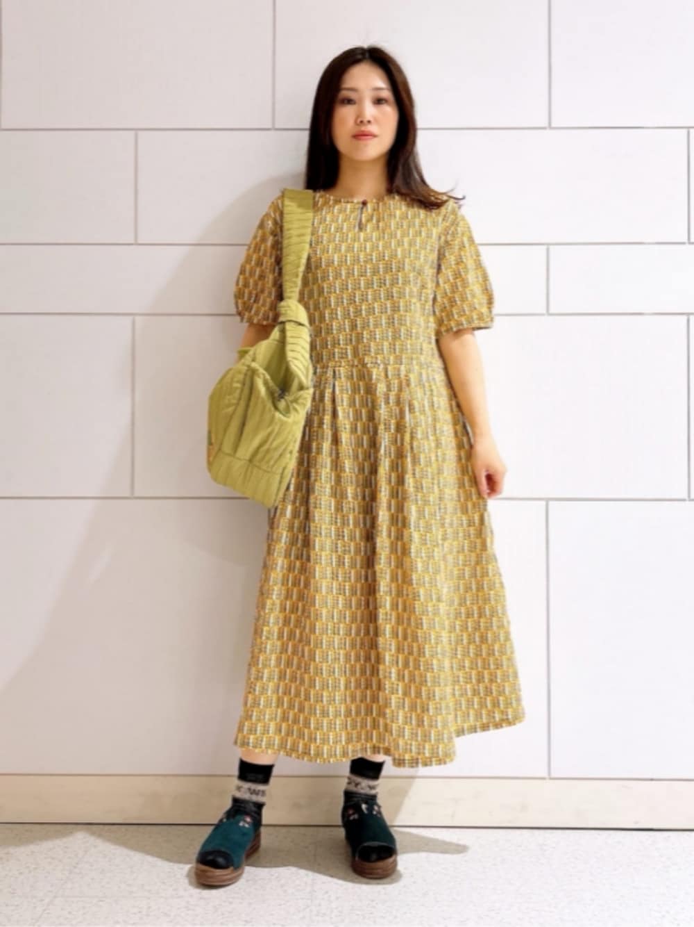 「夏コーデ」｜「JocomomolaのLucir ストライプリップルワンピース（ワンピース、イエロー系）」を使った、Jocomomolaさん（レディース・159cm）の夏コーディネートの1枚目の写真