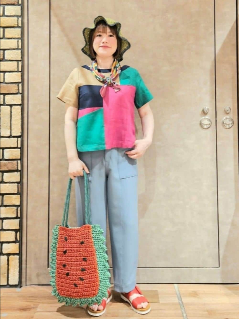 「おでかけコーデ、jocomomola」｜「JocomomolaのLino colorido パッチワーク切り替えブラウス（シャツ/ブラウス、ブルー系）」を使った、Jocomomolaさん（レディース・160cm）の春コーディネートの1枚目の写真