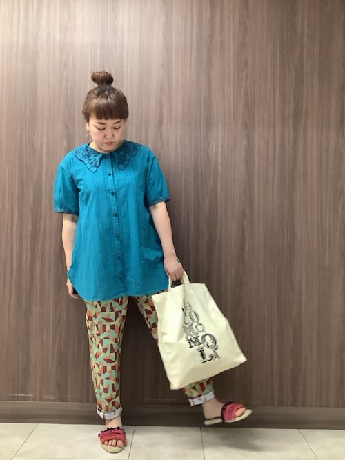 シュプリーム　トートバッグ　デカロゴ　ブラック　かごバッグ　夏 予約販売】フラワー刺繍デニムトートバッグ | KISHIKA