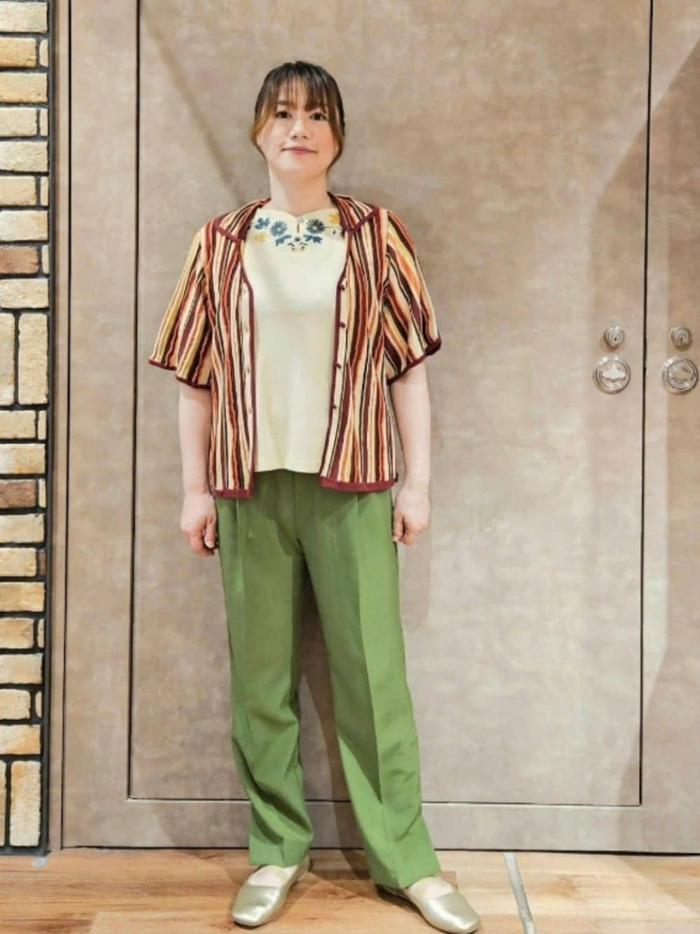 「夏、お出かけコーデ」｜「Jocomomolaのマルチストライプ カーディガン（カーディガン/ボレロ、ホワイト系）」を使った、Jocomomolaさん（レディース・158cm）の夏コーディネートの1枚目の写真