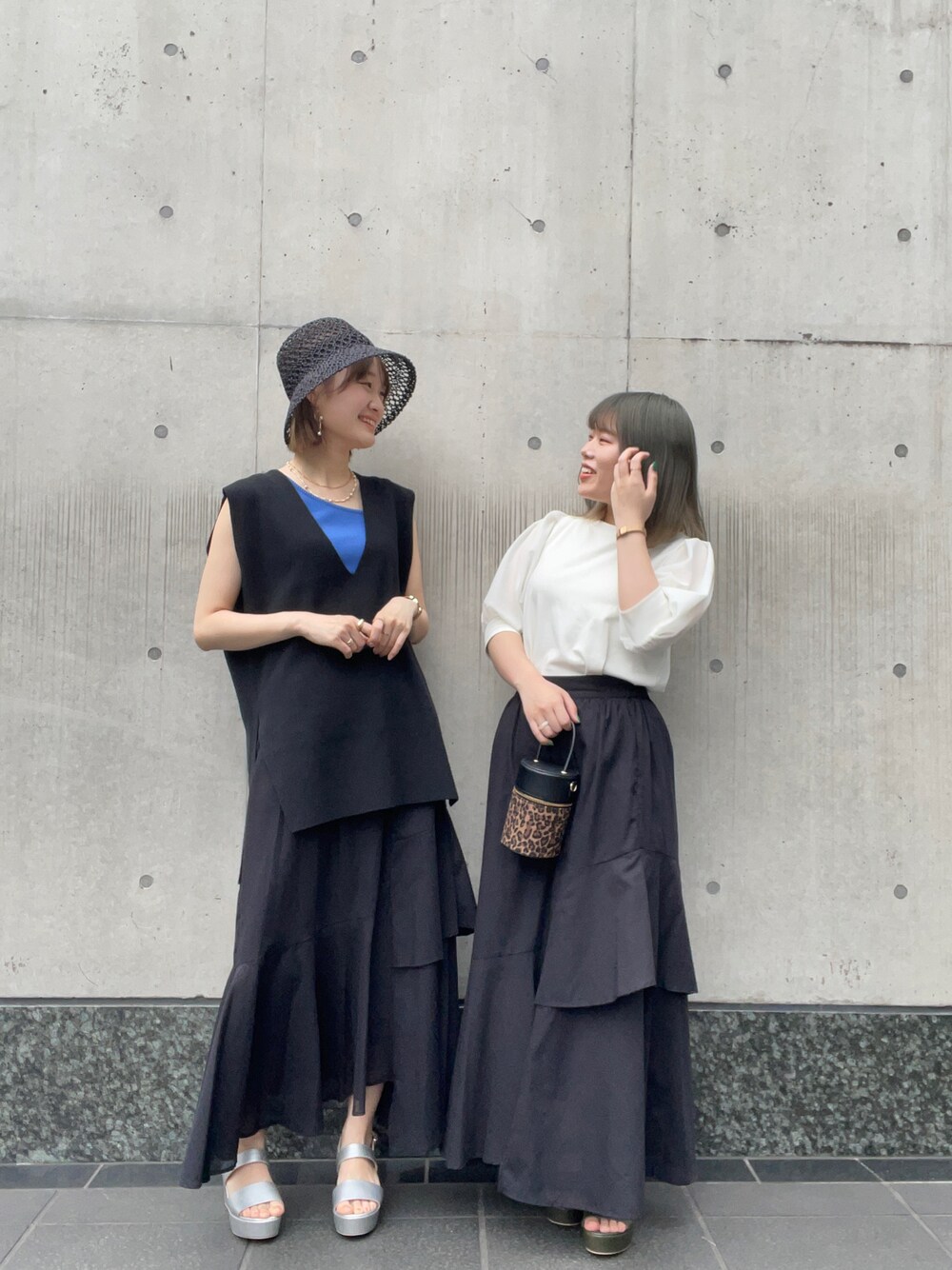 「Techichi、テチチ(Te chichi)、テチチ、スカート、おそろいコーデ、シミラールック、双子コーデ、モノトーン、低身長コーデ」｜「Te chichiの雑材ハット（ハット、ブラック系）」を使った、チナツさん（レディース・152cm）の夏コーディネートの1枚目の写真