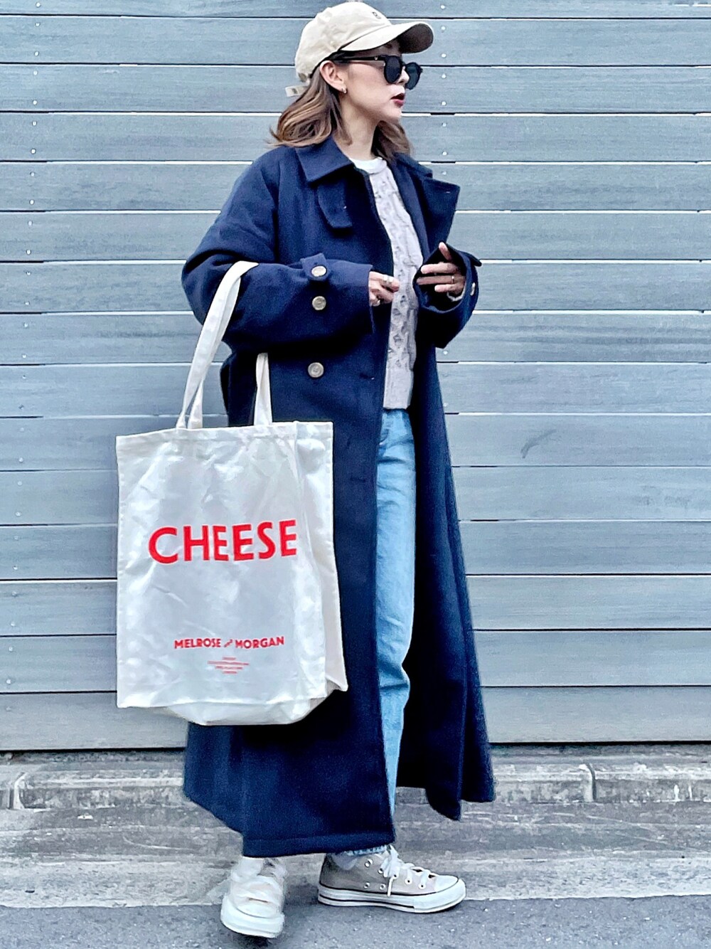 「ロングコート、デニム、デニムパンツ、オトナカジュアル、大人カジュアル、シンプル、パンツスタイル、カジュアル、ママコーデ、低身長、冬のコーデ」｜「SENSE OF PLACE by URBAN RESEARCHのウールライク2WAYステンカラーコート（ステンカラーコート、ブルー系）」を使った、𝓅𝑜𝒸𝑜さん（レディース・156cm）の冬コーディネートの1枚目の写真