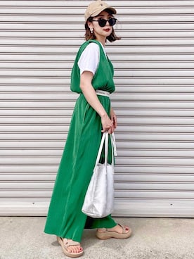 「アイテム（オールインワン・サロペット、ホワイト系）」を使った、𝓅𝑜𝒸𝑜さん（レディース・156cm）の春コーディネート