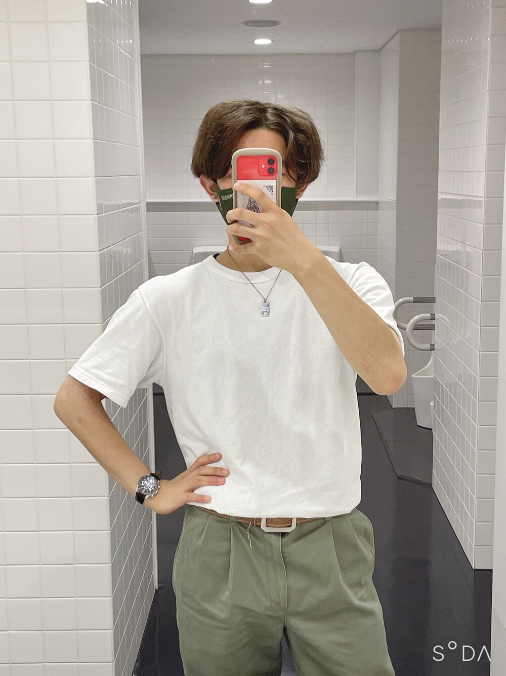 「シンプルコーデ、大人カジュアル、夏コーデ、お洒落さんとつながりたい、今日のコーデ、スラックス、カーキ、ユニクロ、ootd、fashion、いいね、save、フォローお願いします🤑、ラクチンコーデ、Tシャツ/カットソー、ストリート、オーバーサイズ」｜「UNIQLOのクルーネックＴ（半袖）（Tシャツ/カットソー、ホワイト系）」を使った、ukaさん（メンズ・175cm）の夏コーディネートの1枚目の写真