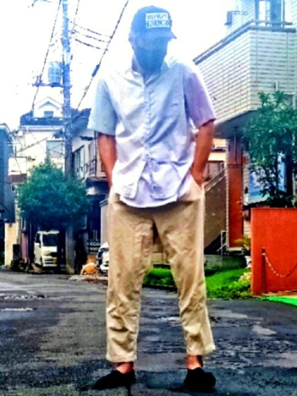 「おしゃれさんと繋がりたい、 キャップ、MBマスクコード　シルバー、配色シャツ、リング、シロパンツ、ストリート、エスパドリーユ、いいね、save、フォローお願いします🤑」｜「ZARAの半袖シャツ（シャツ/ブラウス、ホワイト系）」を使った、カフェ　さん（メンズ・188cm）の夏コーディネートの1枚目の写真