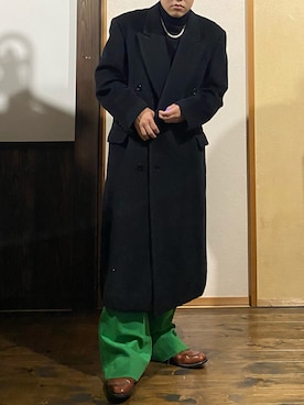 「usedのアイテム（チェスターコート、ブラック系）」を使った、なかじまけんたさん（メンズ・176cm）の秋コーディネート