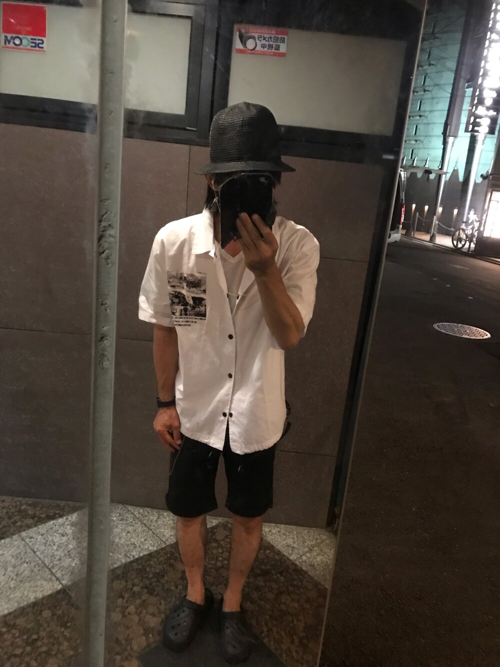 「韓国ファッション、春夏コーデ、夏ファッション、ハーフパンツ、ZIP FIVE、zipfive、browny、リメイク、昨日のコーデ」｜「brand ?のアイテム（サンダル、ブラック系）」を使った、ともキングさん（メンズ・176cm）の夏コーディネートの1枚目の写真
