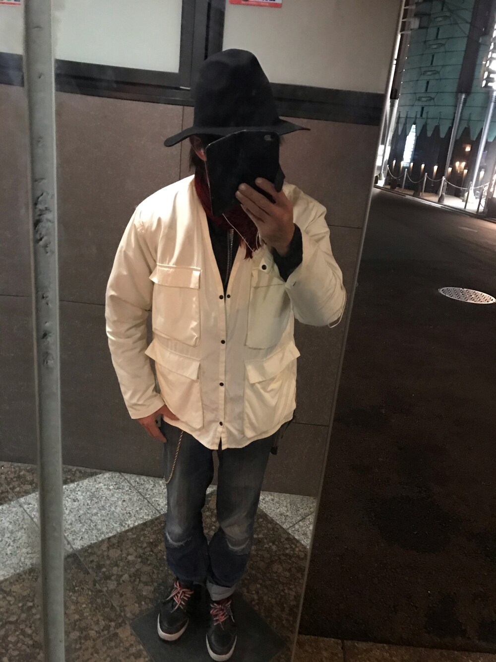 「アウターONアウター、フェルトハット、ゆるコーデ、服とコスメでなりたい自分に、HARE、ZIP FIVE、zipfive、ABC-MART」｜「ZIP FIVEのアイテム（デニムパンツ、ブルー系）」を使った、ともキングさん（メンズ・176cm）の冬コーディネートの1枚目の写真
