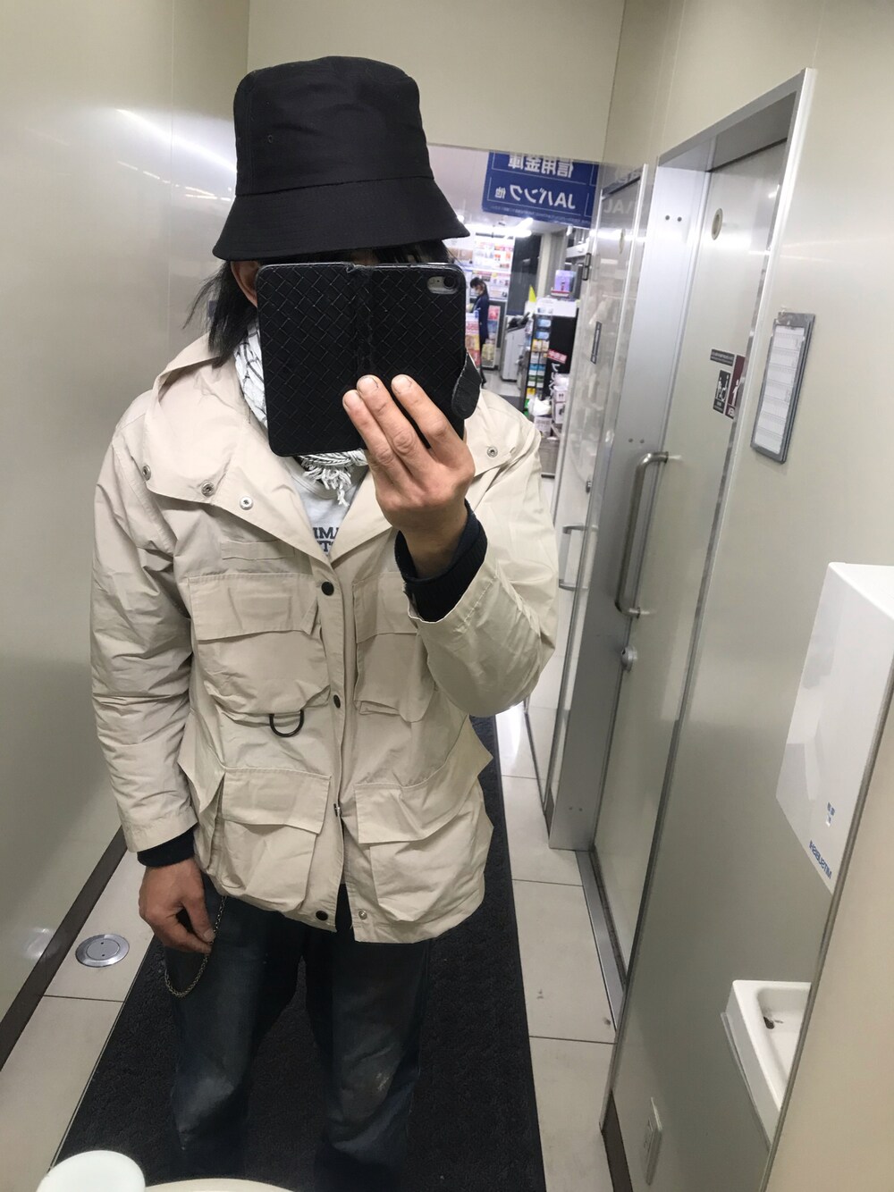 「今日のコーデ、春服デビュー宣言、春服、春色、ZIP FIVE、zipfive」｜「SHAGGYのアイテム（ブルゾン、ベージュ系）」を使った、ともキングさん（メンズ・176cm）の春コーディネートの1枚目の写真