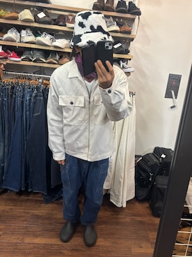 「アイテム（スリッポン）」を使った、ともキングさん（メンズ・176cm）の秋コーディネート