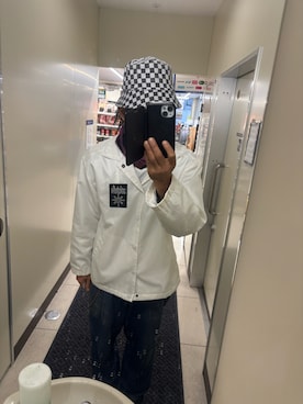 「アイテム（デニムパンツ）」を使った、ともキングさん（メンズ・176cm）の秋コーディネート