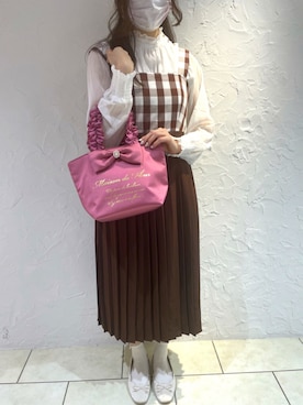 「Maison de FLEUR（メゾンドフルール）のアイテム」を使った、メゾンドフルールstaffさん（レディース・154cm）の秋コーディネート