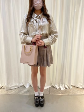 「Maison de FLEUR（メゾンドフルール）のアイテム」を使った、メゾンドフルールstaffさん（レディース・154cm）の春コーディネート