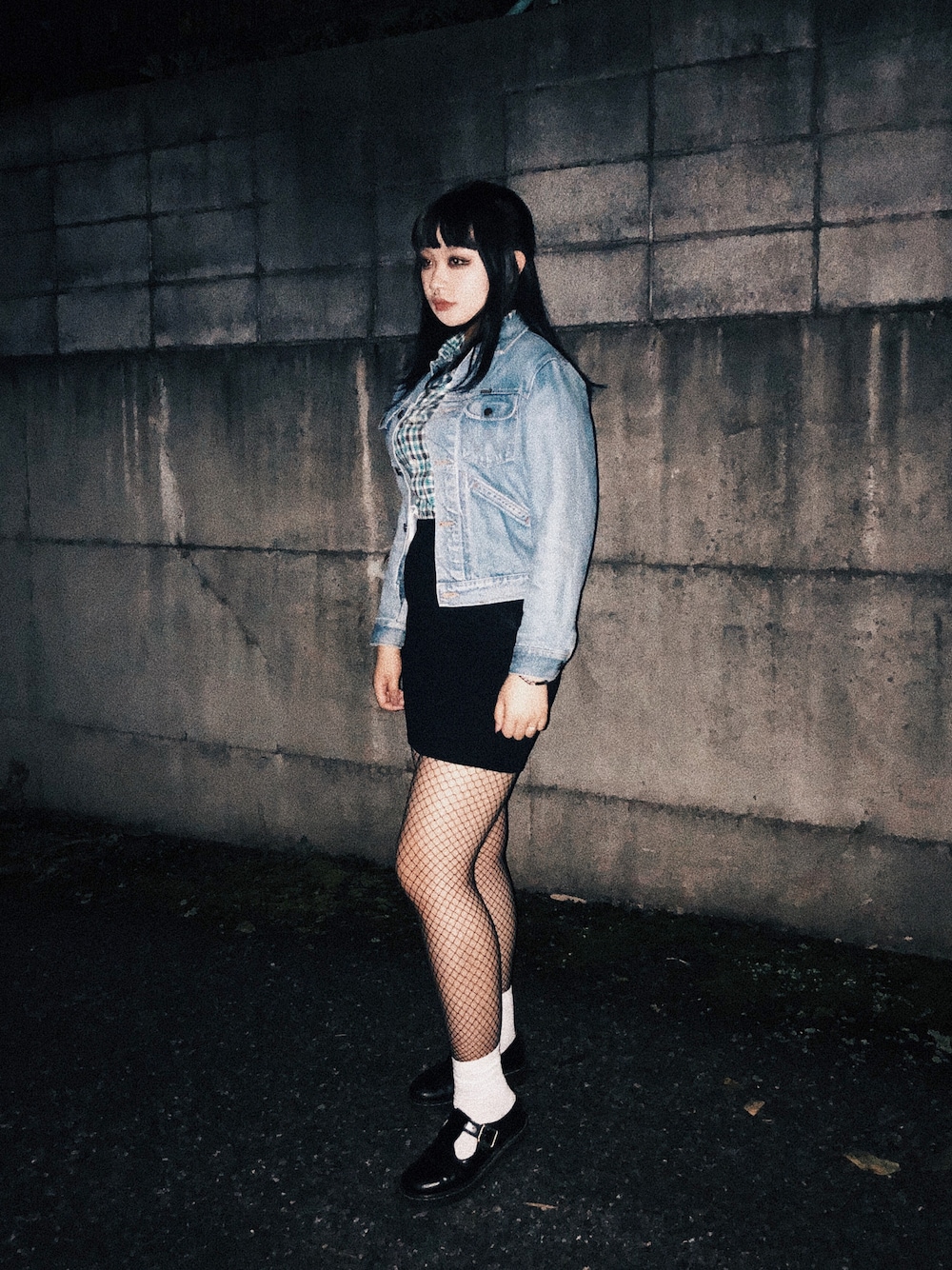 「秋冬コーデ、デニムジャケット、Wrangler、Dr.Martens、skinhead、スキンズ、おしゃれさんと繋がりたい、パンク、punk」｜「AIGLEのアイテム（シャツ/ブラウス、ブルー系）」を使った、マリーさん（レディース・161cm）の秋コーディネートの1枚目の写真
