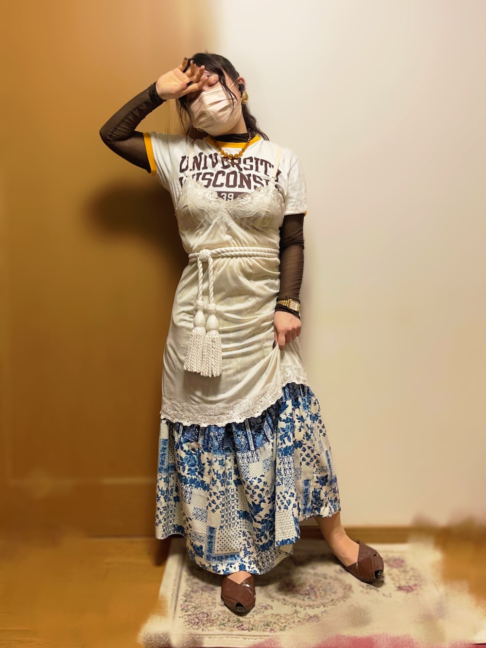「レイヤードスタイル、カジュアルコーデ、お洒落さんとつながりたい、低身長女子、骨格ストレート、メッシュトップス、カジュアルガーリー、古着MIX、低身長コーデ、Tシャツ、リンガーTシャツ、いいね、save、フォローお願いします🤑、相互フォロー、サンダル、キャミワンピ」｜「MARC JACOBSのMarc Jacobs Vic Watch（アナログ腕時計、ゴールド系）」を使った、syk 【相互】さん（レディース・150cm）の夏コーディネートの1枚目の写真