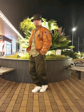 「アイテム（MA-1、オレンジ系）」を使った、とっくんさん（メンズ・170cm）の秋コーディネート