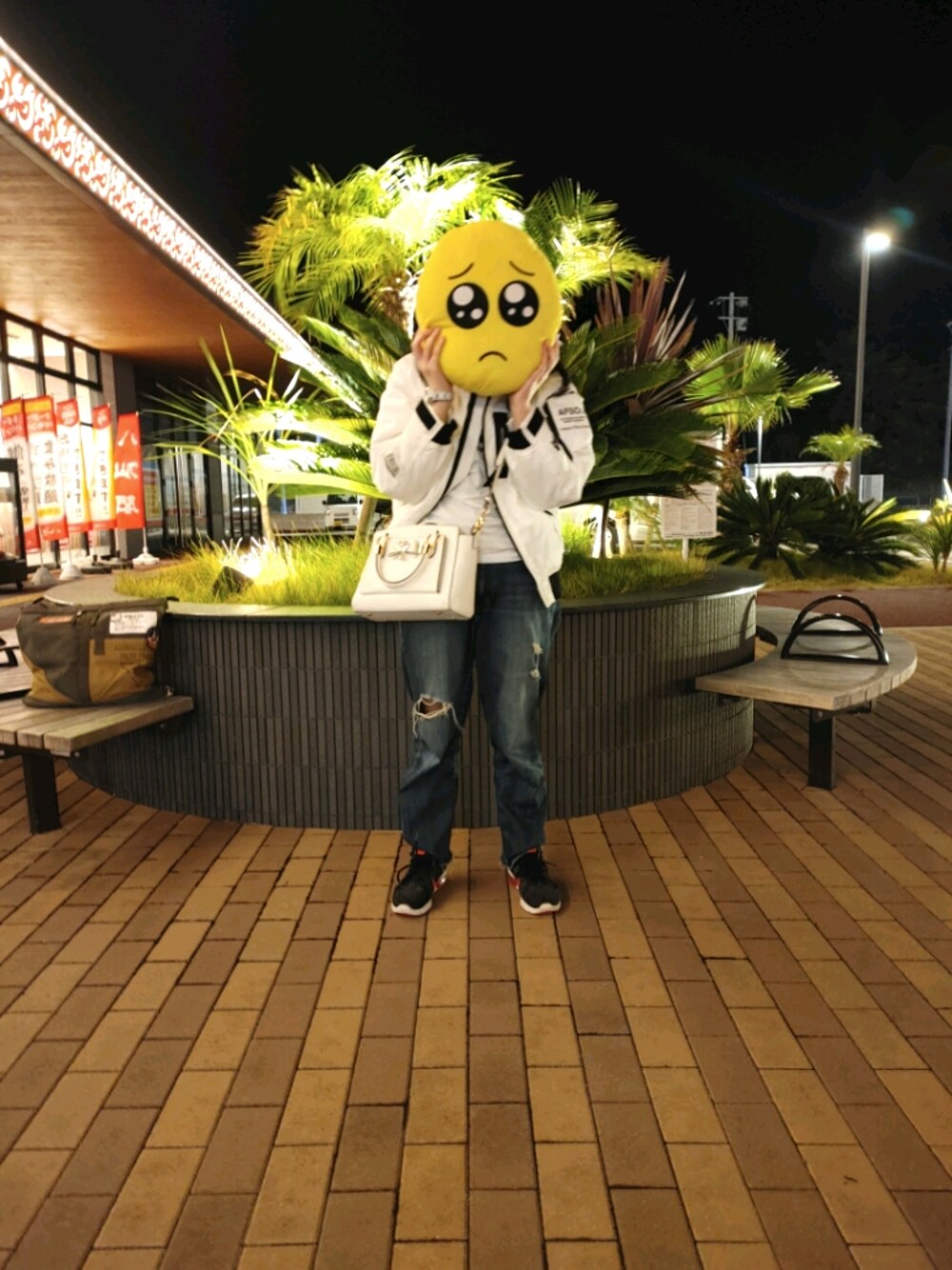 「MA-1、AVIREX、デニムパンツ、ミックスカジュアル、秋コーデ、お洒落さんと繋がりたい、いいね！返し、いいね!お気に入りフォルダーインフォローお願いします、DIESEL」｜「DIESELのアイテム（パンツ、ブルー系）」を使った、とっくんさん（メンズ・170cm）の秋コーディネートの1枚目の写真