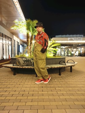 「AVIREX（アヴィレックス）のアイテム（オールインワン・サロペット）」を使った、とっくんさん（メンズ・170cm）の秋コーディネート