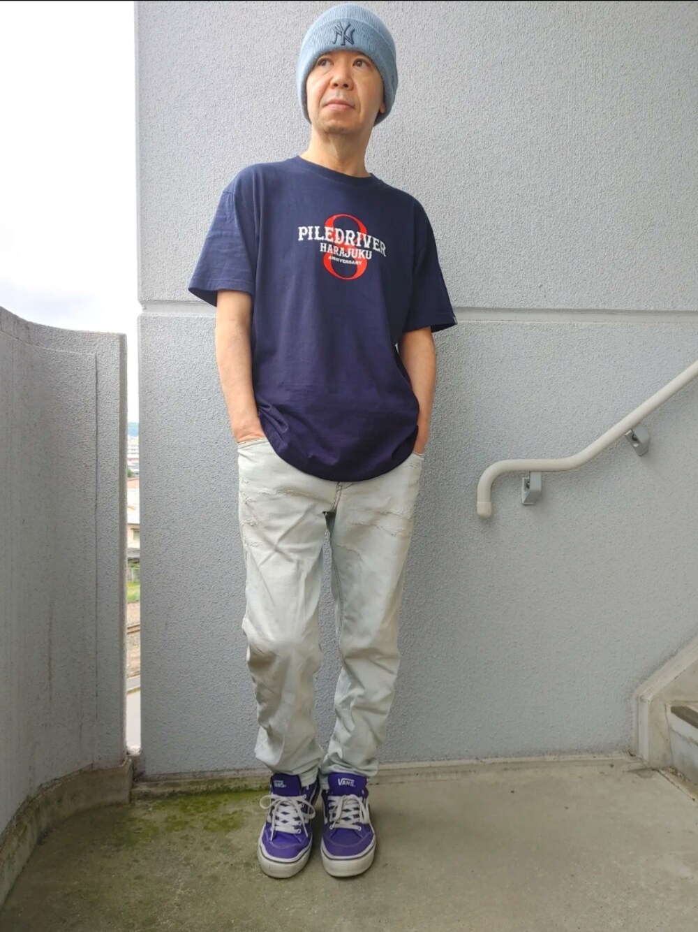 「キャップ男子、ミックスカジュアル、パイルドライバー原宿、DIESEL、シンプルコーデ、いいね！返し、いいね!お気に入りフォルダーインフォローお願いします、ファッションを楽しもう」｜「VANSのVANS/ヴァンズ Old School オールドスクール（スニーカー、パープル系）」を使った、とっくんさん（メンズ・170cm）の秋コーディネートの1枚目の写真