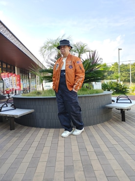 「AVIREX（アヴィレックス）のアイテム（オールインワン・サロペット）」を使った、とっくんさん（メンズ・170cm）の秋コーディネート