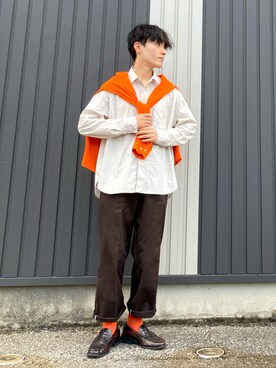 オレンジ系のアイテムを使った 白シャツ のメンズ人気ファッションコーディネート Wear