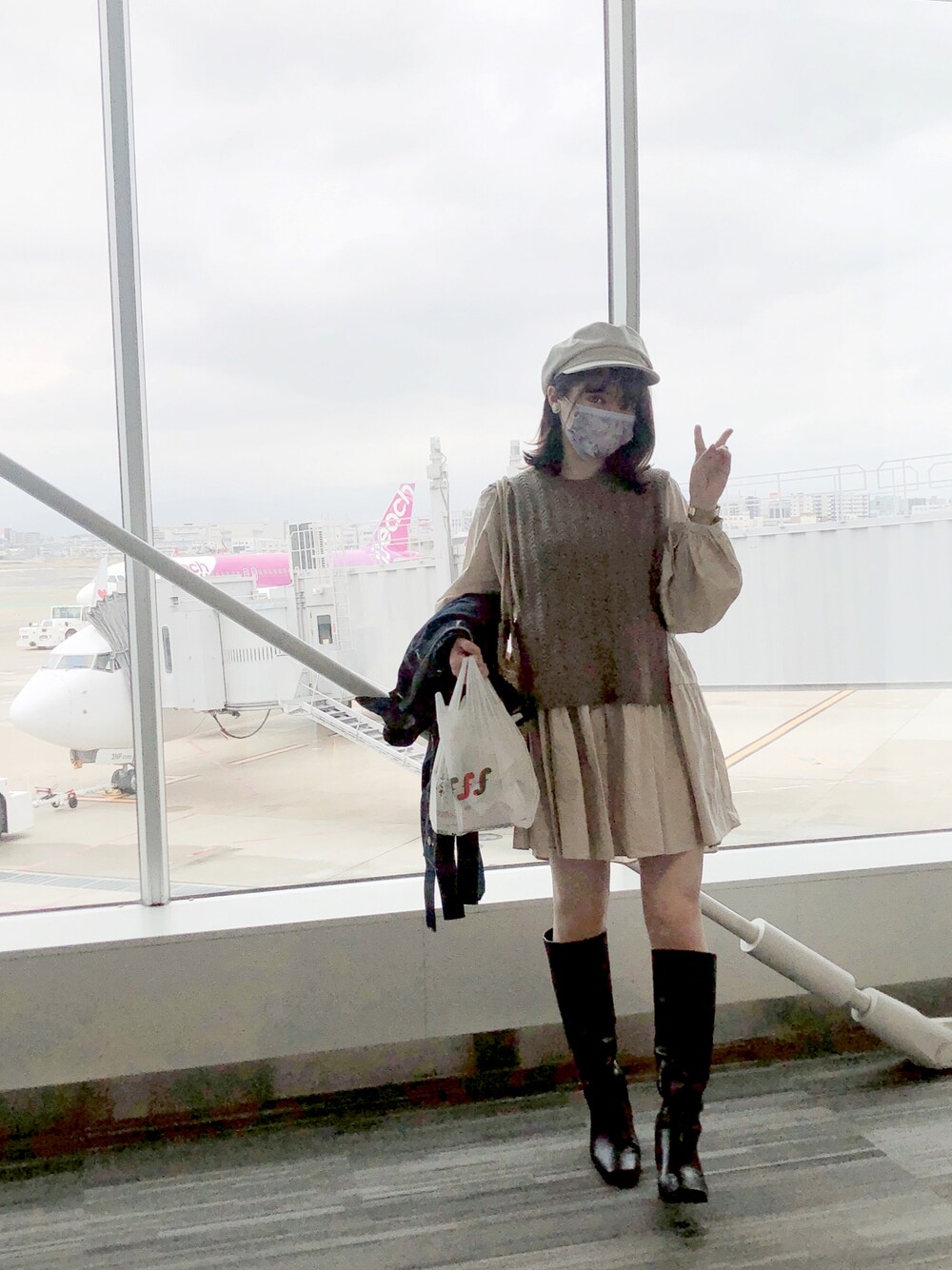 「CA4LAのアイテム（キャスケット、ホワイト系）」を使った、RUUさん（レディース・156cm）の春コーディネートの1枚目の写真