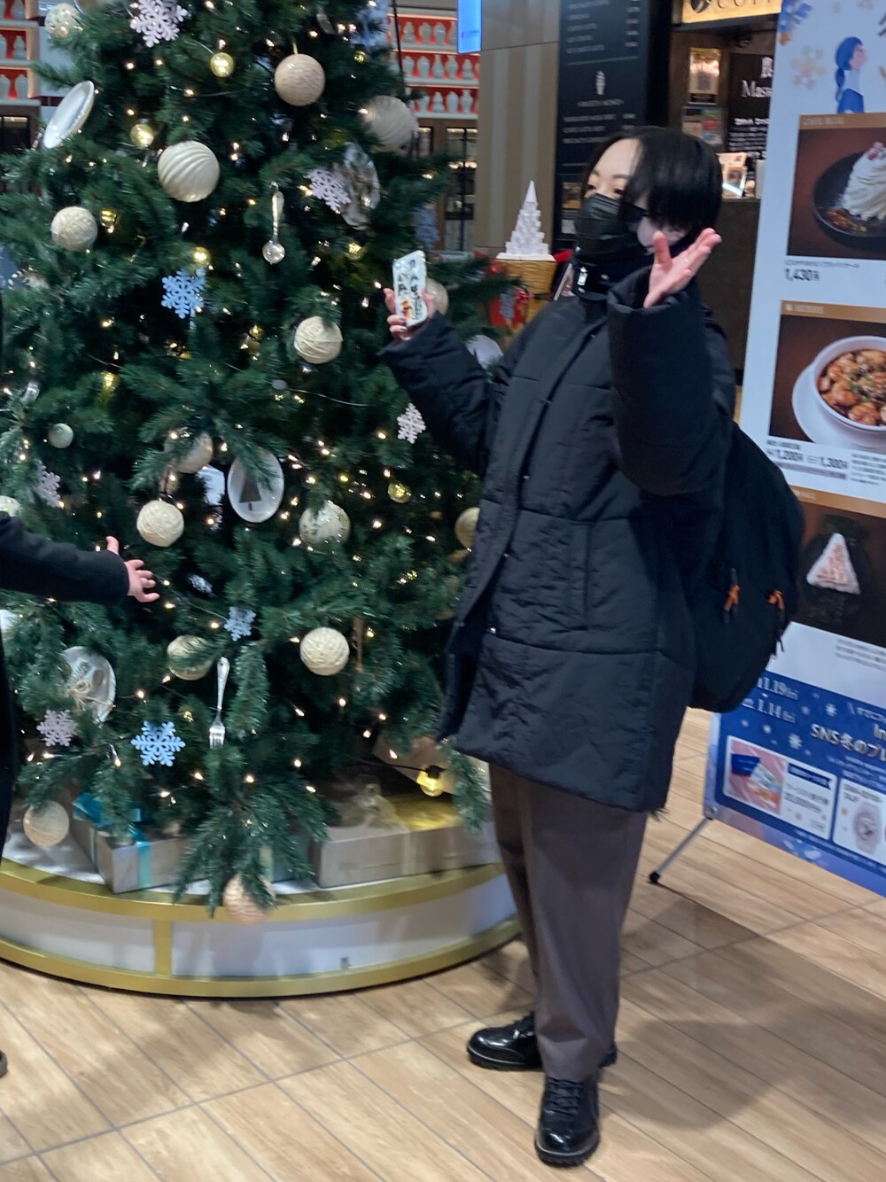 「冬コーデ、メンズライク、シンプル、キレイめ、韓国ファッション、ブラック」｜「Aunt Marie'sのダウンライク中綿ショートコート【撥水加工 / ウォッシャブル】（ダウンジャケット/コート、ブラック系）」を使った、蒼さん（レディース・162cm）の冬コーディネートの1枚目の写真