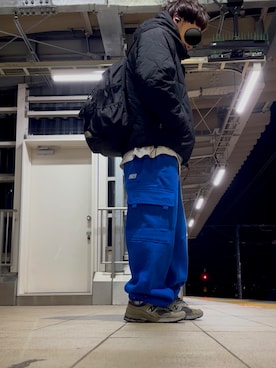 「アイテム（スニーカー）」を使った、s.n.o.w.rmさん（メンズ・170cm）の冬コーディネート