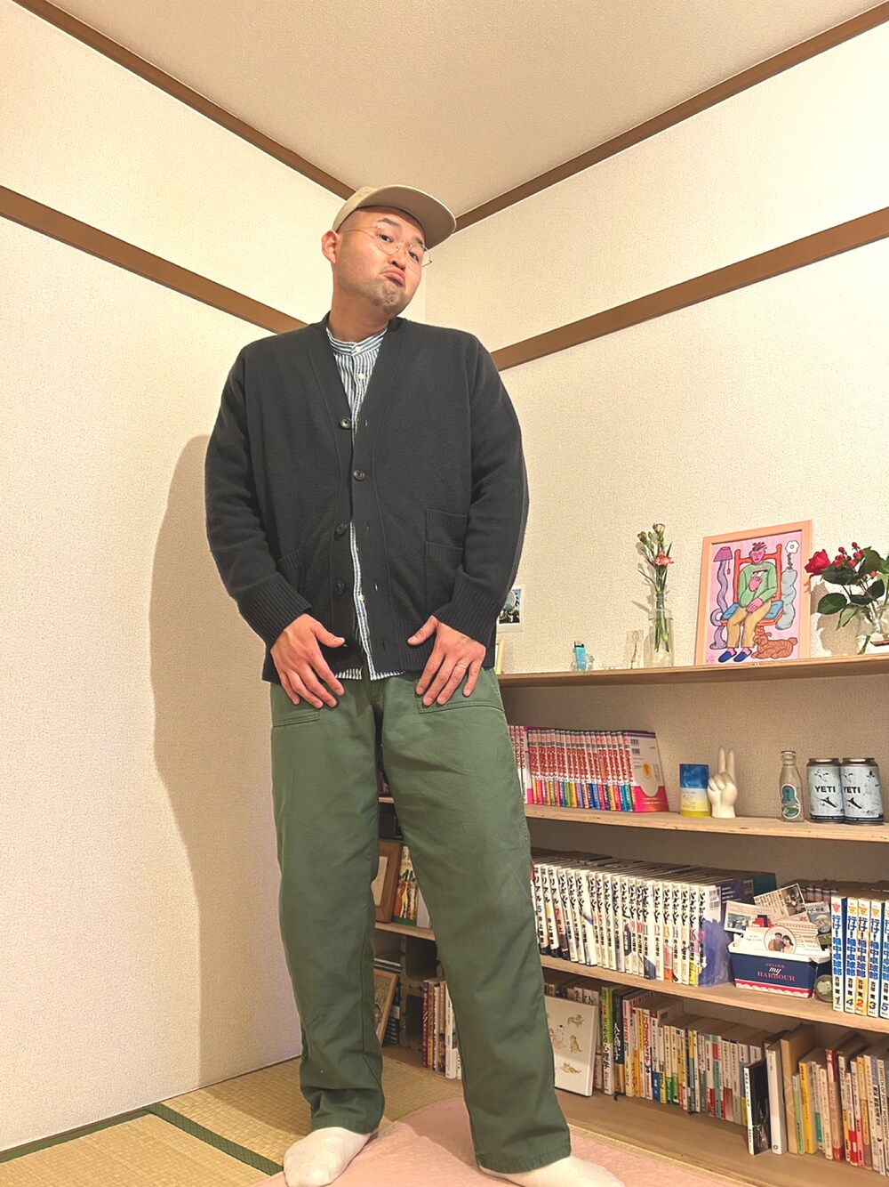 「高身長、191cm、肩幅広い、足のサイズ31cm、ガタイ良さげ、スペイン料理」｜「GUNG HOのアイテム（その他パンツ、グリーン系）」を使った、デカ丸さん（メンズ・191cm）の春コーディネートの1枚目の写真