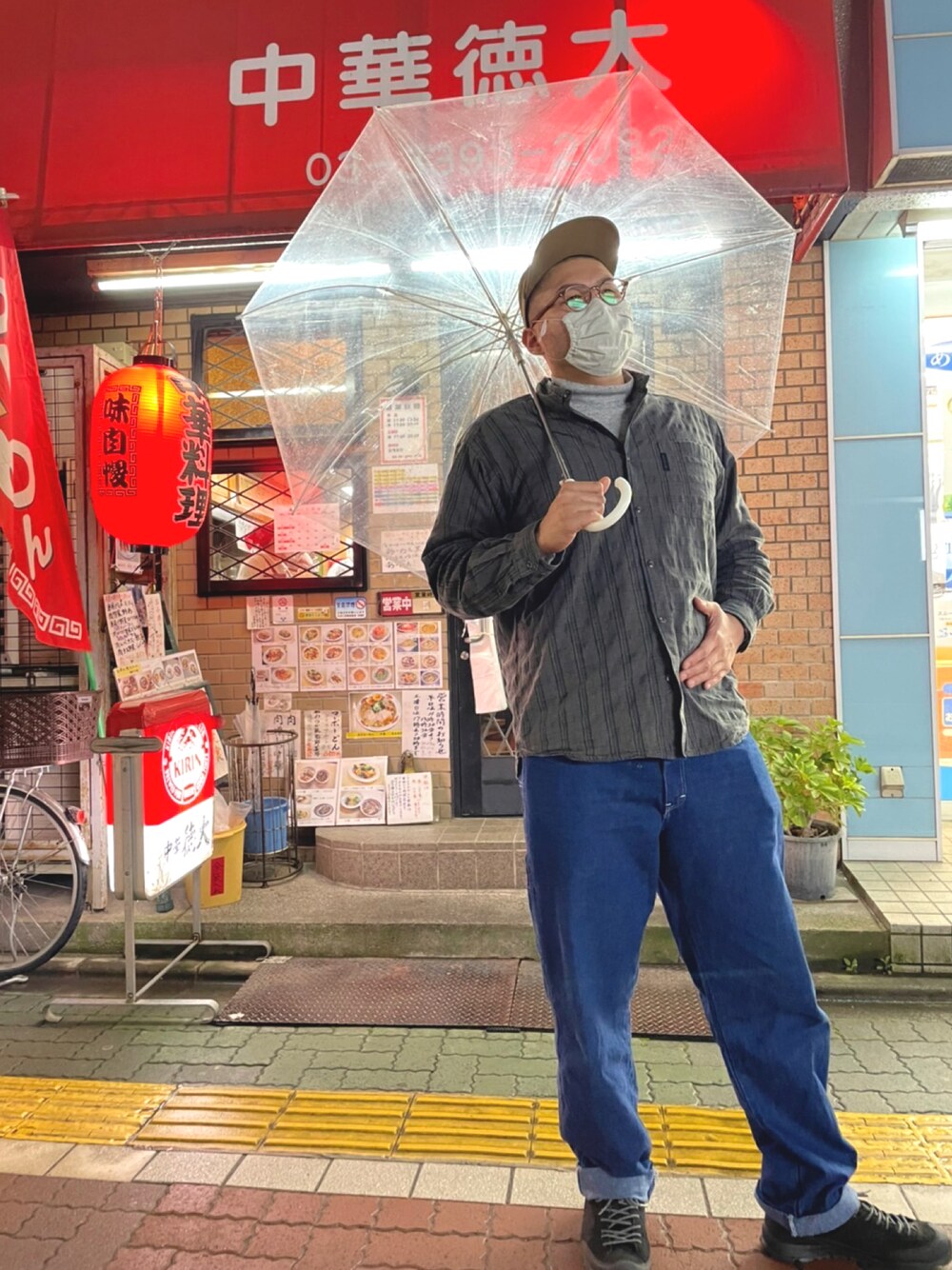 「高身長、191cm、肩幅広い、足のサイズ31cm、ガタイ良さげ、町中華、さいくぅー」｜「HI-TECのアイテム（シューズ、ブラック系）」を使った、デカ丸さん（メンズ・191cm）の春コーディネートの1枚目の写真