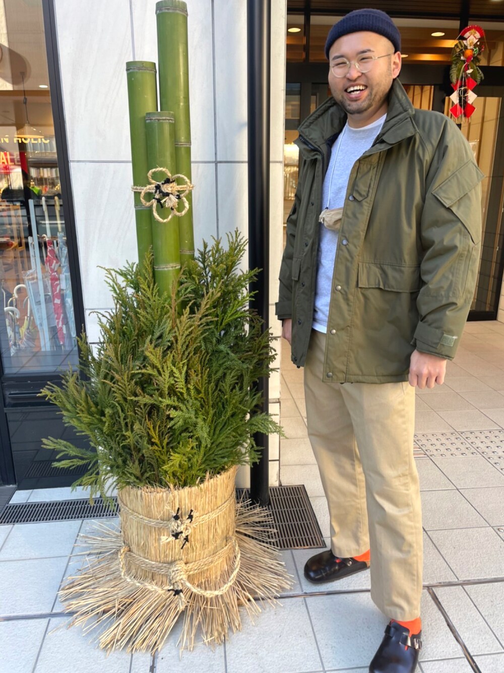 「高身長、191cm、肩幅広い、足のサイズ31cm、ガタイ良さげ、屋台飯、茶色マヨが大半」｜「BIRKENSTOCKのアイテム（シューズ、ブラウン系）」を使った、デカ丸さん（メンズ・191cm）の冬コーディネートの1枚目の写真