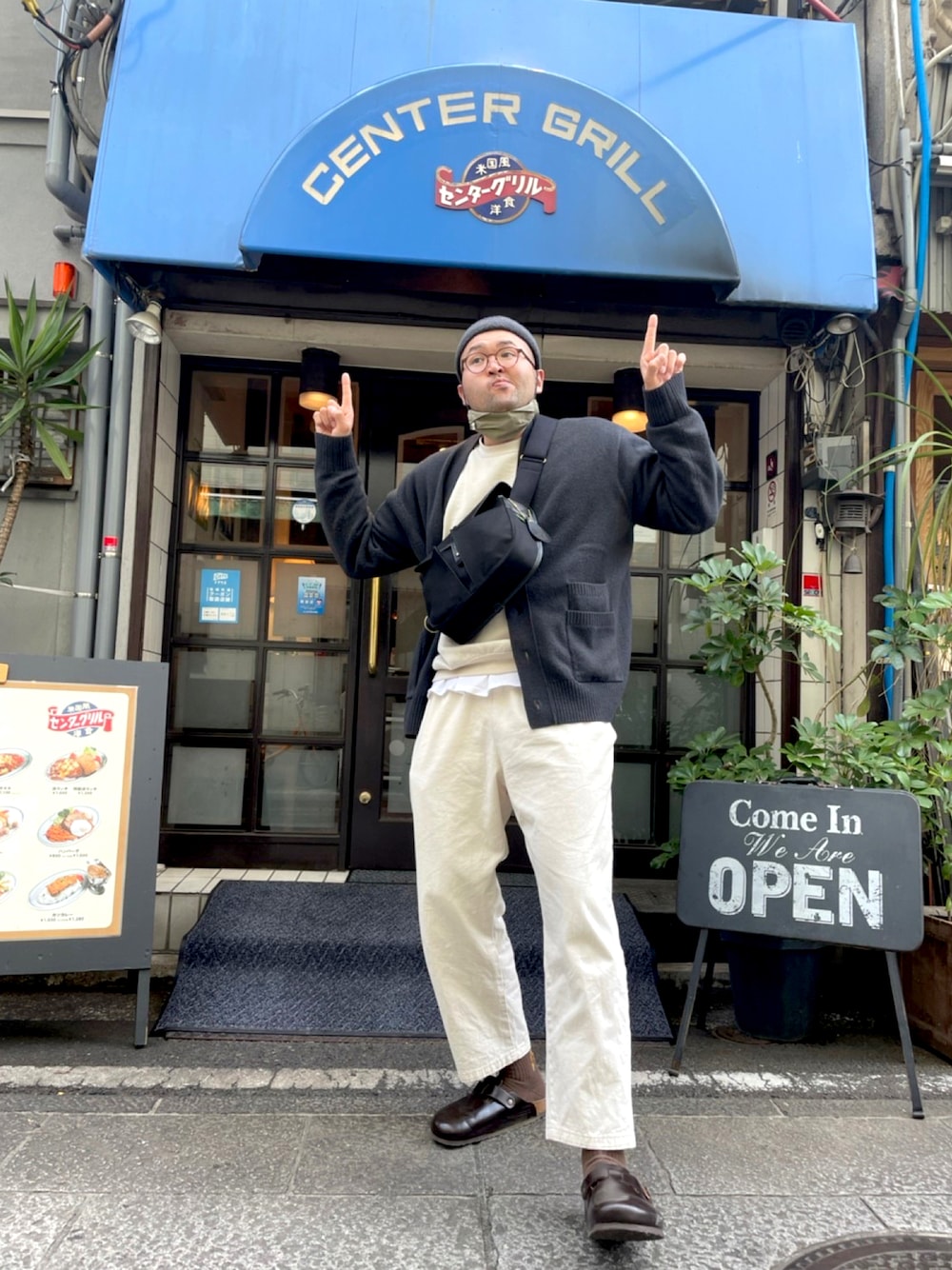 「高身長、191cm、肩幅広い、足のサイズ31cm、ガタイ良さげ、ひょっとこ」｜「BIRKENSTOCKのアイテム（シューズ、ブラウン系）」を使った、デカ丸さん（メンズ・191cm）の春コーディネートの1枚目の写真
