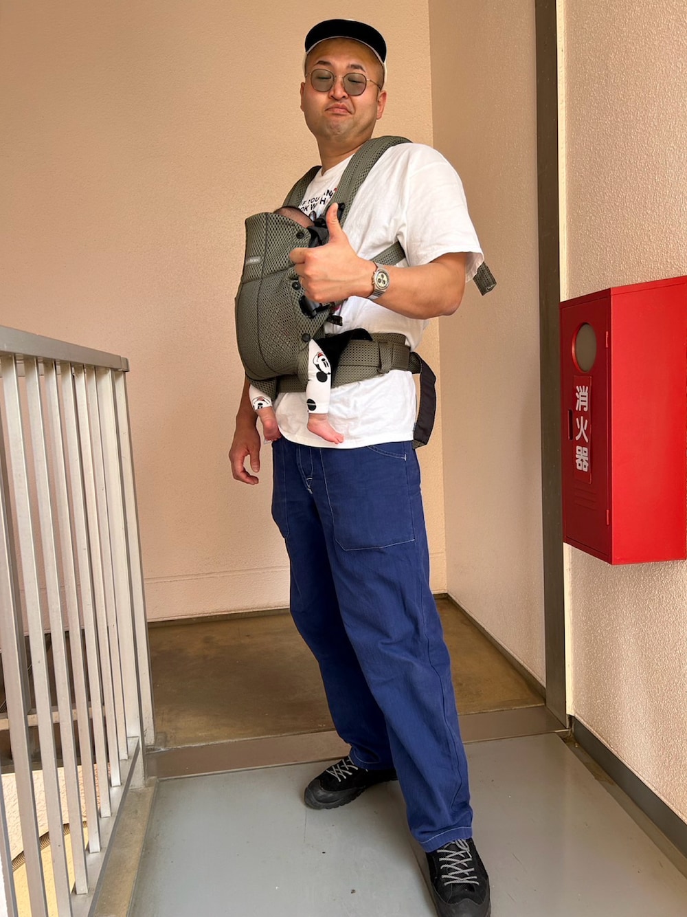 「高身長、191cm、肩幅広い、足のサイズ31cm、ガタイ良さげ、BabyBjörn」｜「HI-TECのアイテム（その他シューズ、ブラック系）」を使った、デカ丸さん（メンズ・191cm）の夏コーディネートの1枚目の写真