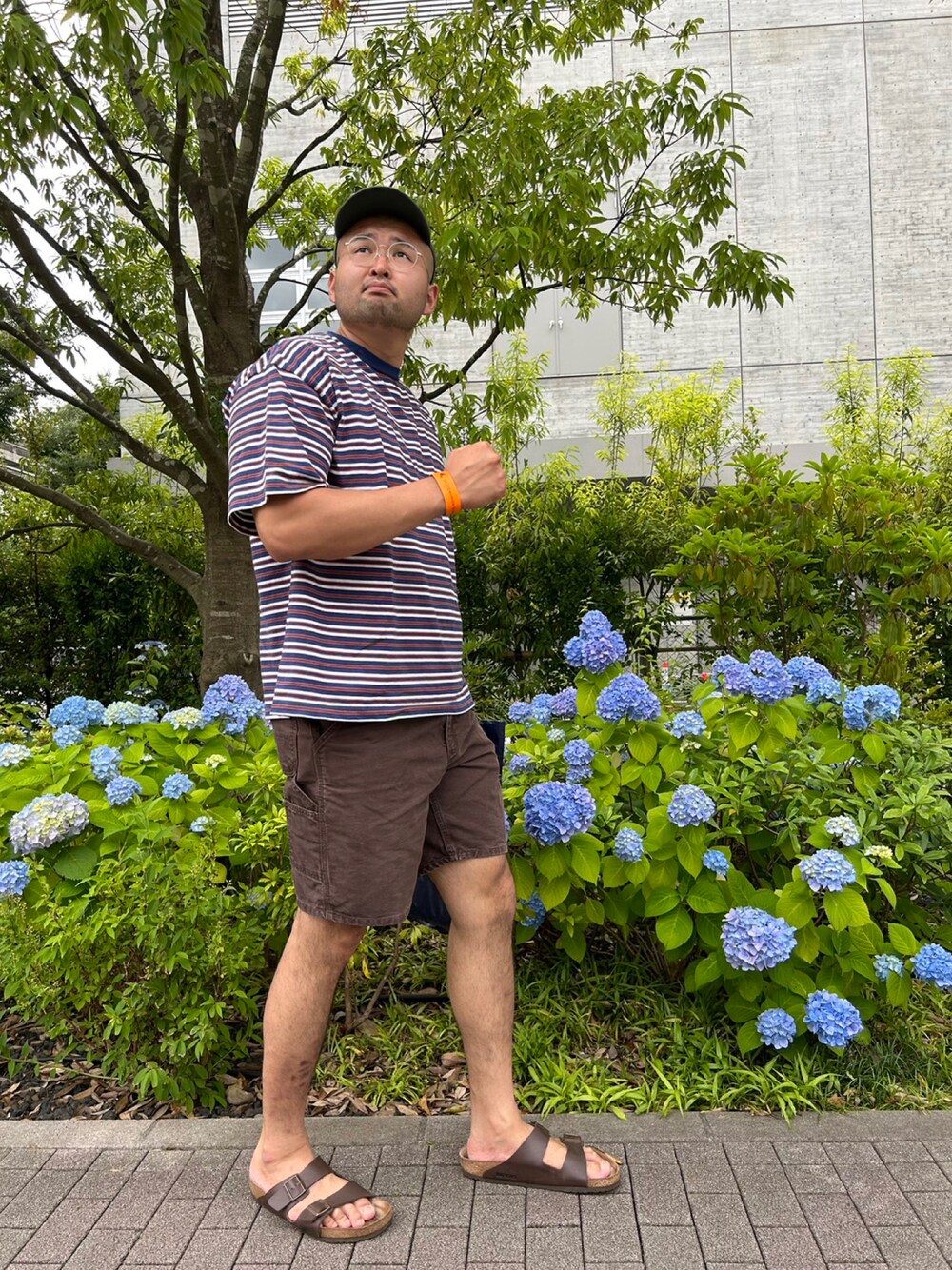 「高身長、191cm、肩幅広い、足のサイズ31cm、ガタイ良さげ、蚤の市」｜「BIRKENSTOCKのアイテム（サンダル、ブラウン系）」を使った、デカ丸さん（メンズ・191cm）の夏コーディネートの1枚目の写真