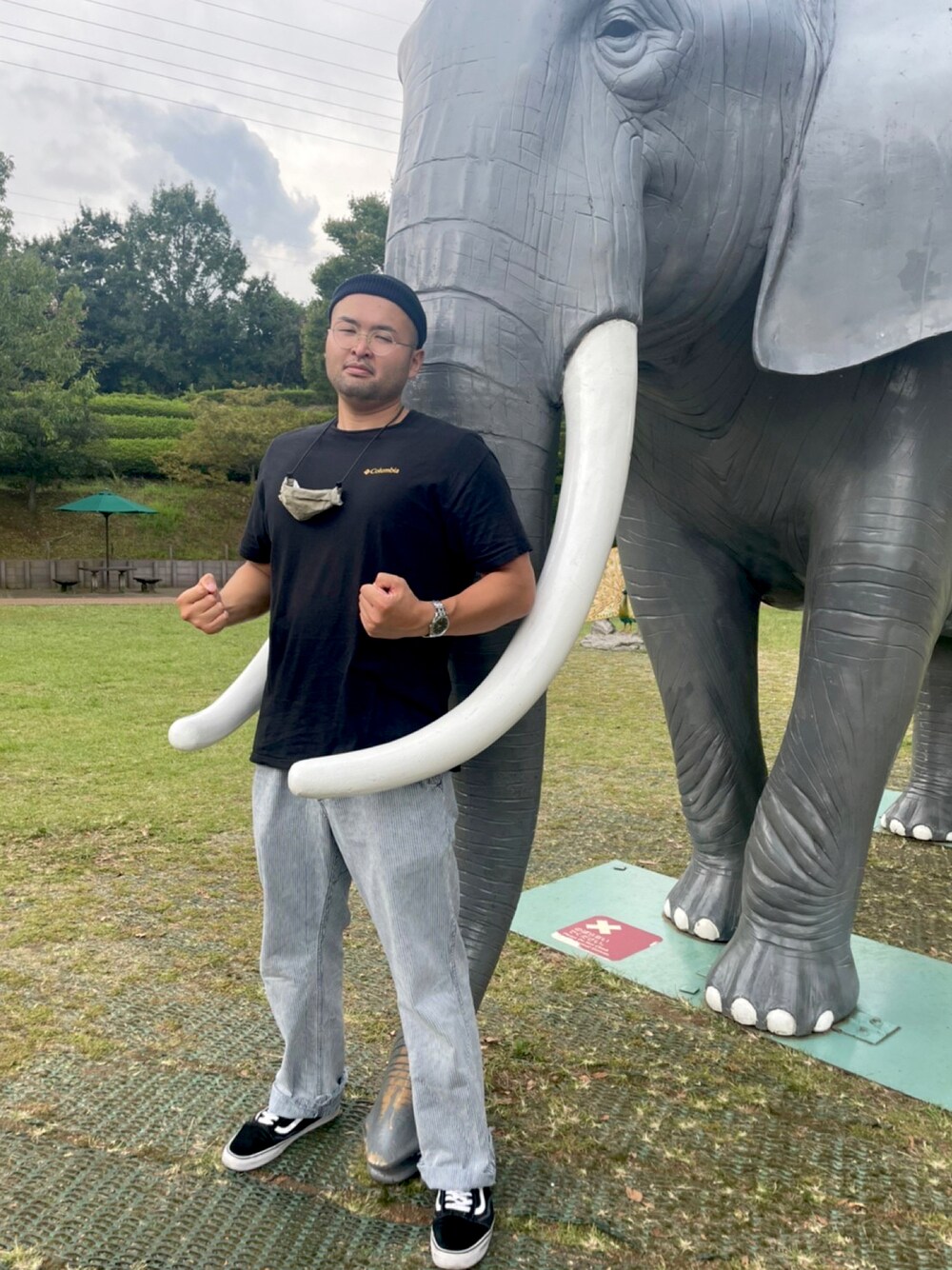 「高身長、191cm、肩幅広い、足のサイズ31cm、ガタイ良さげ、ズーラシア」｜「RACALのアイテム（ニットキャップ/ビーニー、ブラック系）」を使った、デカ丸さん（メンズ・191cm）の秋コーディネートの1枚目の写真