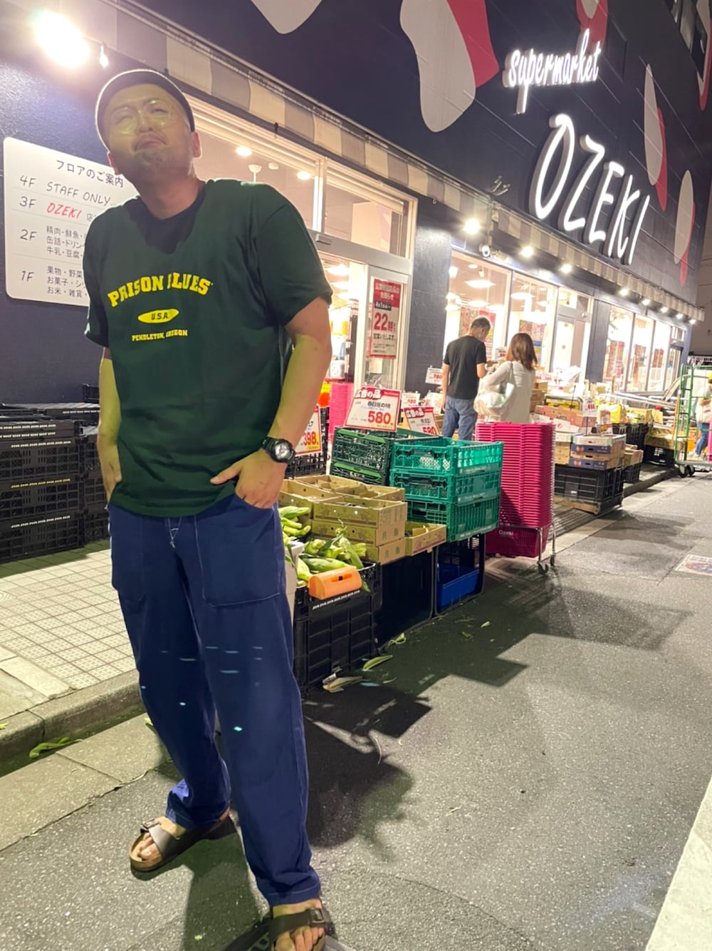 「高身長、191cm、肩幅広い、足のサイズ31cm、ガタイ良さげ、台湾まぜそば食って辛さで胃がやられた」｜「RACALのRacal/ラカル 別注 Roll Knit CAP/ロールニットキャップ/ビーニー（ニットキャップ/ビーニー、ブラック系）」を使った、デカ丸さん（メンズ・191cm）の夏コーディネートの1枚目の写真