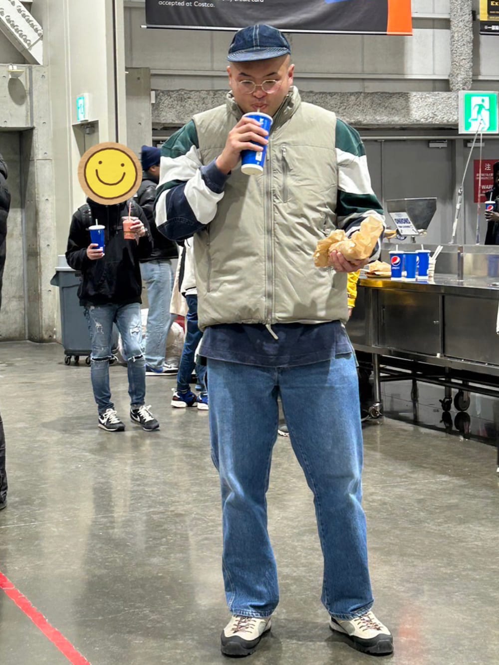 「高身長、191cm、肩幅広い、足のサイズ31cm、ガタイ良さげ、コストコ、MountainDew、hotdog」｜「HI-TECのアイテム（スニーカー、ベージュ系）」を使った、デカ丸さん（メンズ・191cm）の冬コーディネートの1枚目の写真