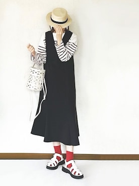 「カラーソックス」｜「アイテム（ジャンパースカート）」を使った、ybtnさん（レディース・159cm）の春コーディネート