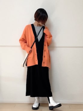 「ISOOK（アイスー）のアイテム（Tシャツ/カットソー）」を使った、uniさん（レディース・161cm）の秋コーディネート